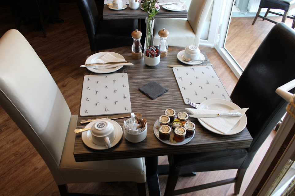 Indulge in Looe’s Traditional Treats: Cornish Pasties, Cream Teas, and More.